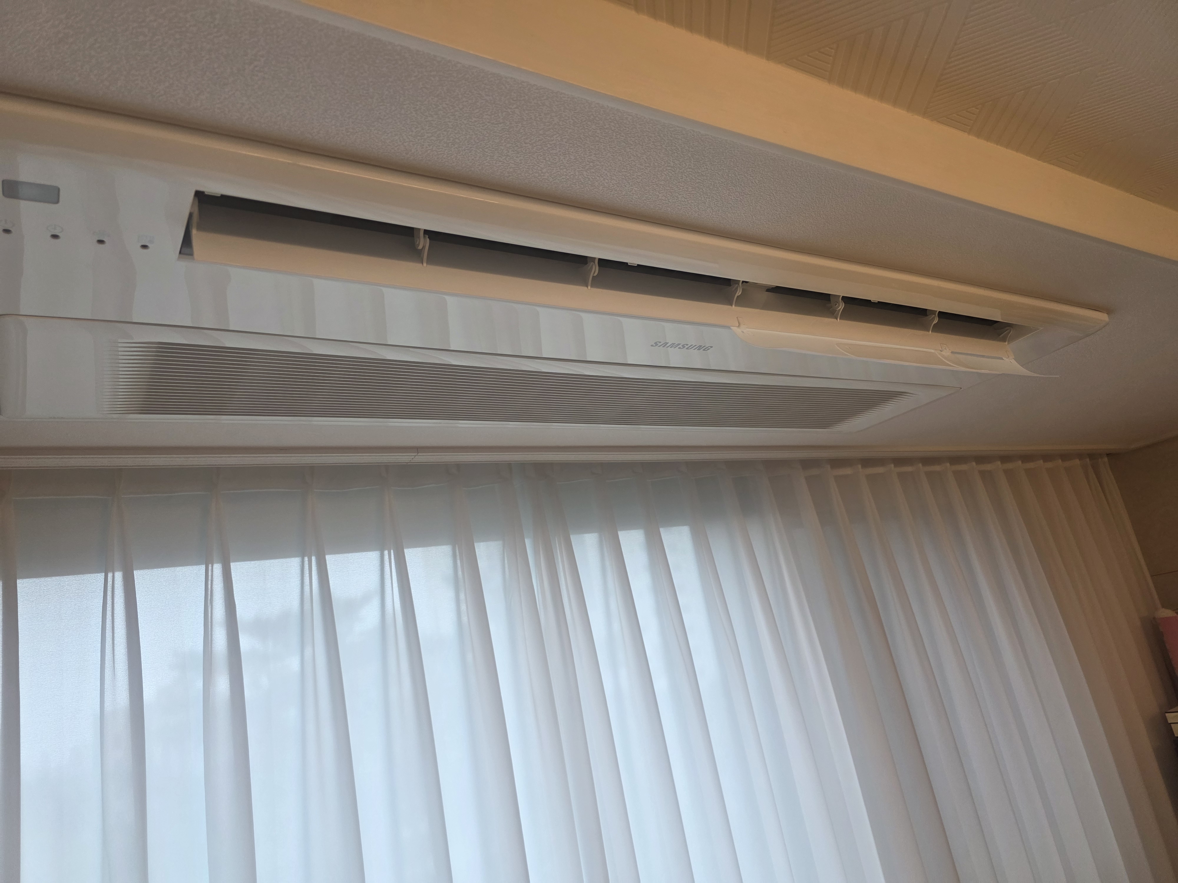 무타공 에어컨 바람막이 설치 후기(단점&amp;#44; 장점)