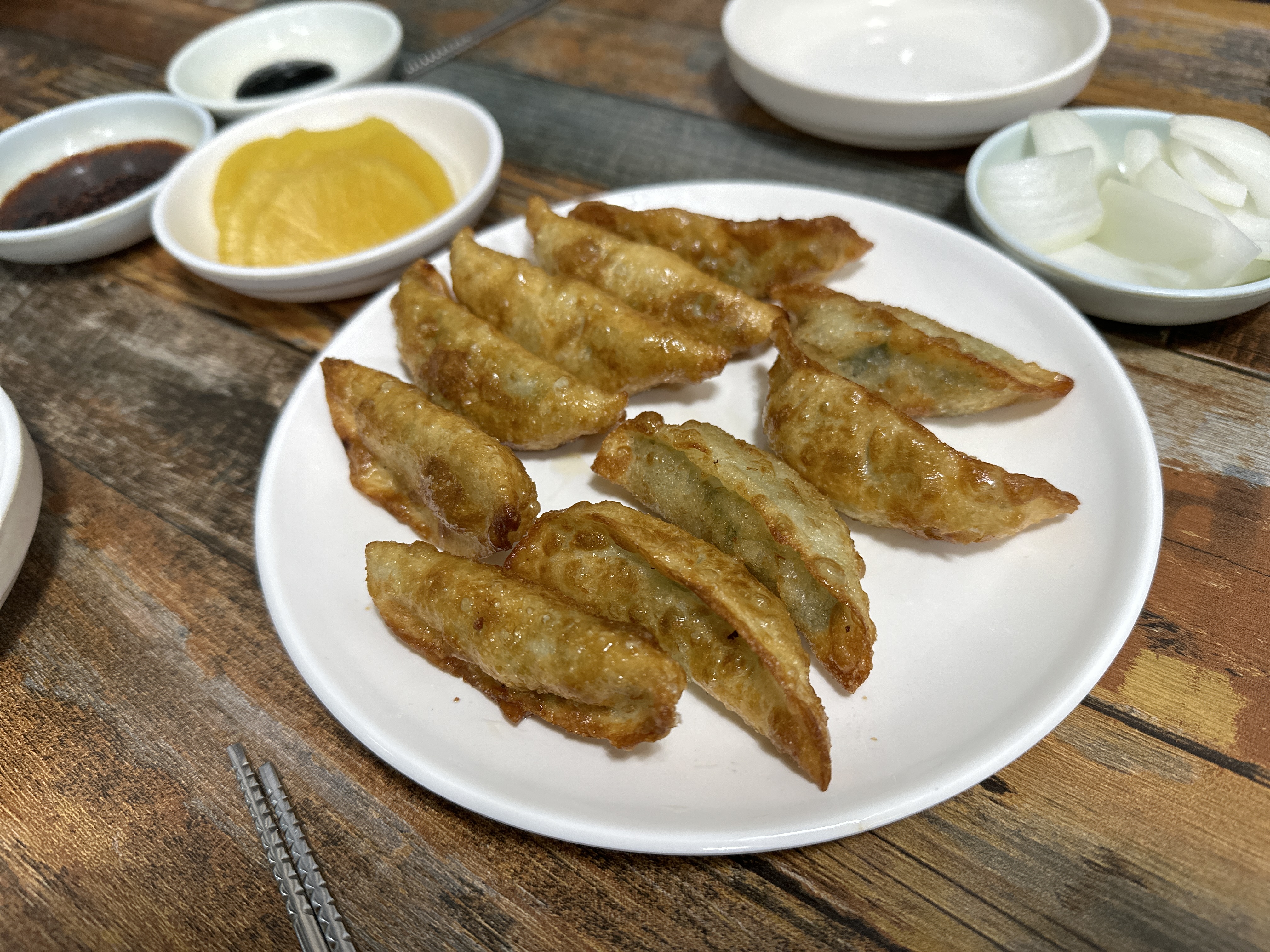 온천만두전문 군만두