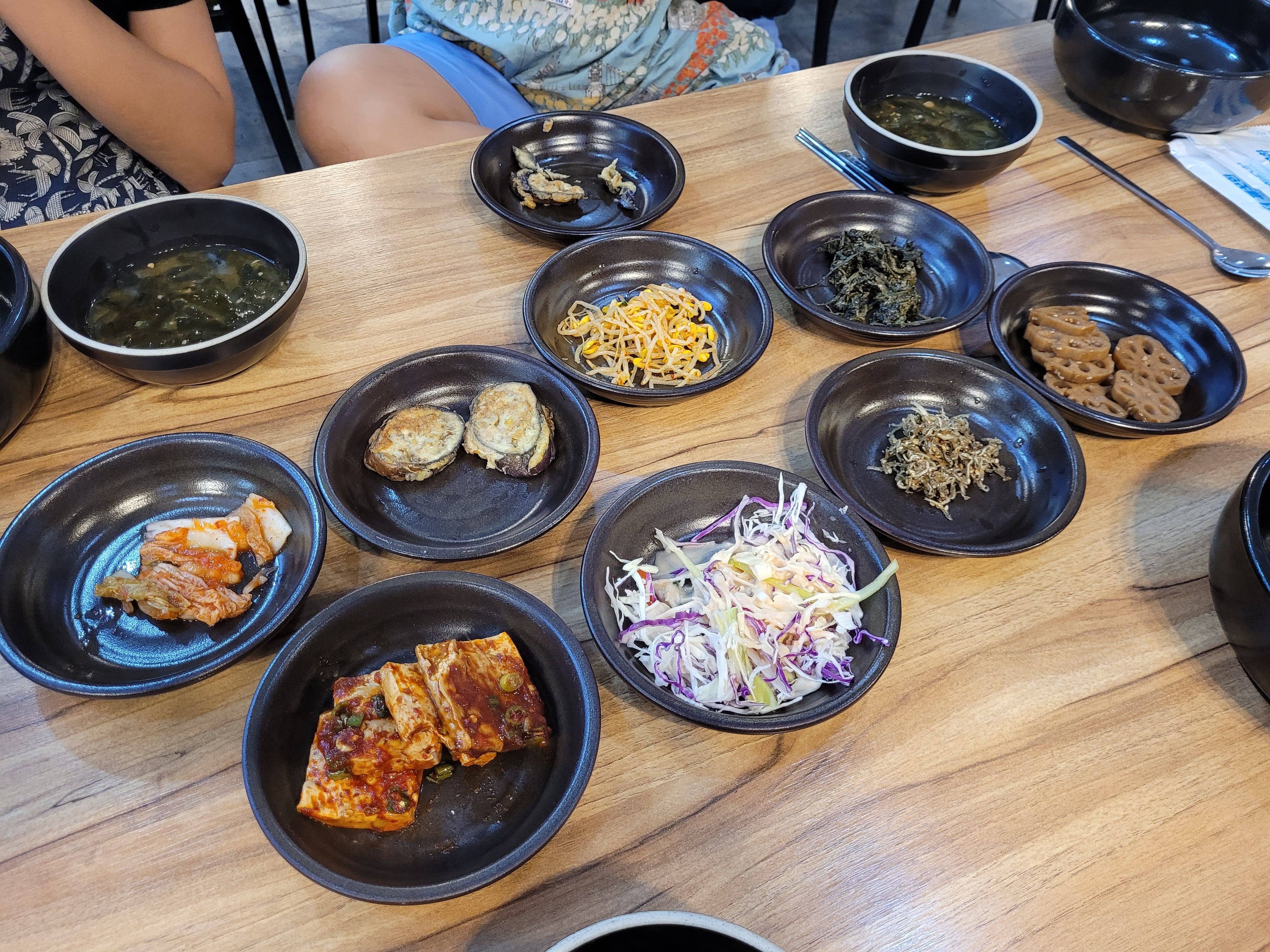 제주이야기-기본-반찬-세팅