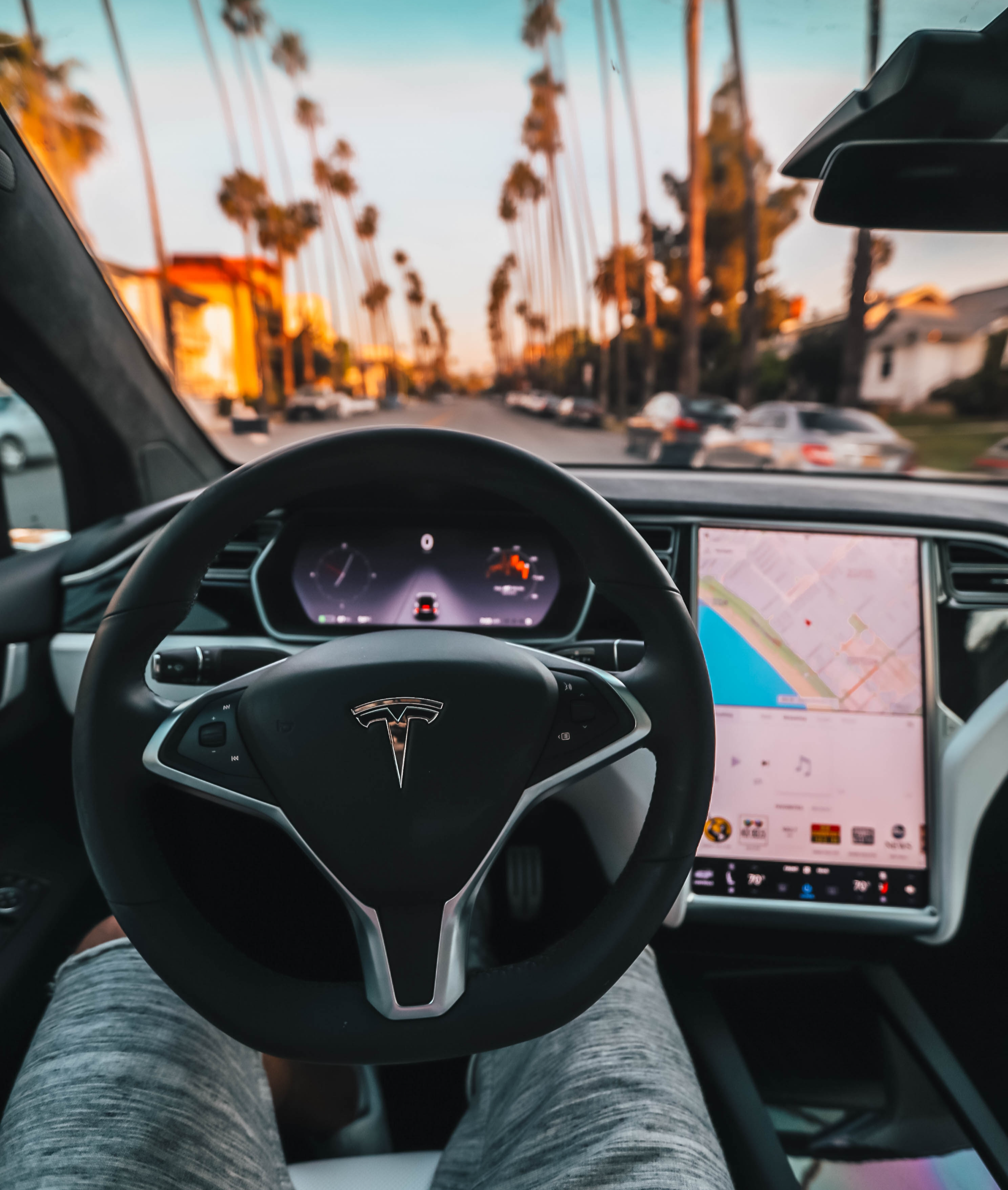 자율-주행-하는-테슬라