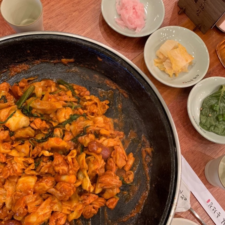 줄서는식당 구로디지털단지역 구디단 구디 맛집 서경석 추천 치즈 폭포 항아리숙성 닭갈비와 삼겹살과 닭갈비 콜라보 삼겹닭갈비 맛있는 곳 소개