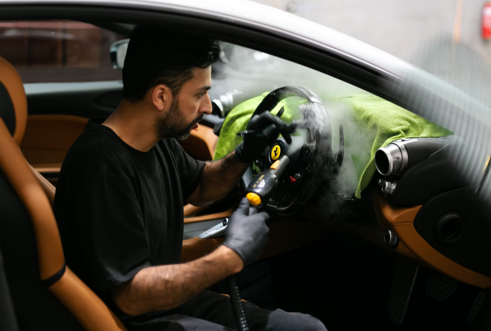 자동차 실내 청소 기본 루틴