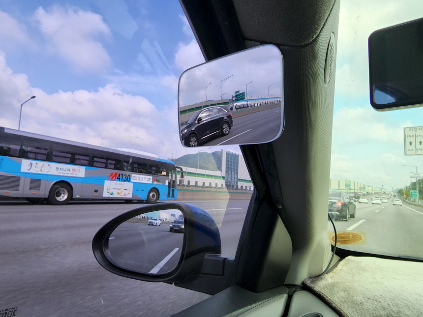 1차로의 차량까지 확인 가능한 것이 최고의 장점