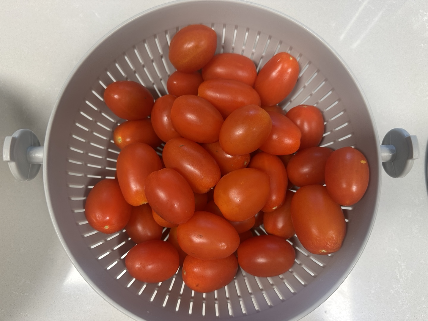 방울토마토_꼭지딴_사진