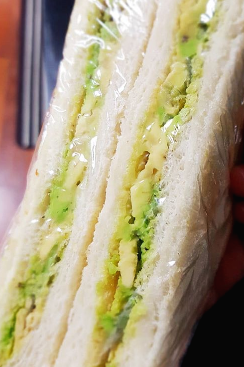 아보카도 샌드위치