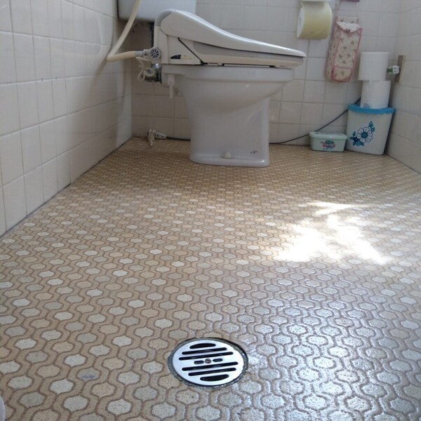 화장실 배수구 악취&middot;막힘 해결하는 방법