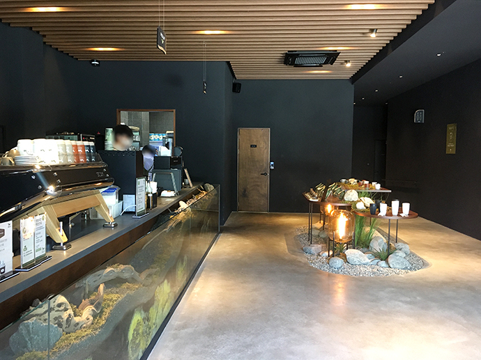 어나더사이드-내부1