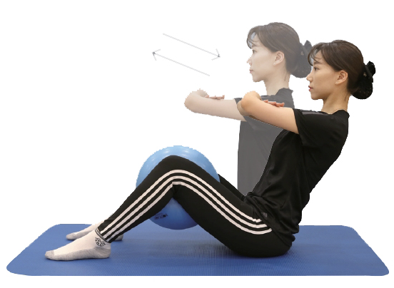 무릎 체스트 레이즈 운동