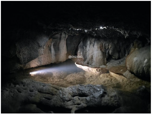 충북 단양 고수동굴 맑고 투명한 물웅덩이 지질공원