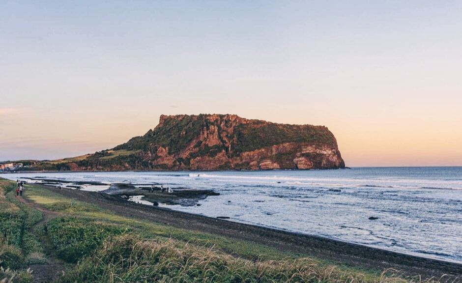 메인 키워드: 해돋이 명소, 한국 해돋이 추천, 해돋이 여행지
서브 키워드: 강릉 정동진 해돋이, 포항 호미곶 일출, 성산 일출봉 새해맞이, 간절곶 해맞이, 동해안 일출 여행