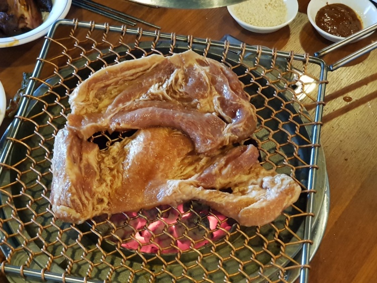 화성 동탄 고수의 부엌 소문난 맛집! 돼지생갈비 & 소 갈비탕 맛집 추천
