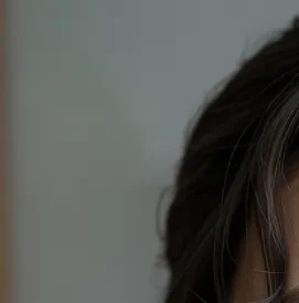 쌍꺼풀 수술 이미지 - 쌍꺼풀 수술을 한 사람