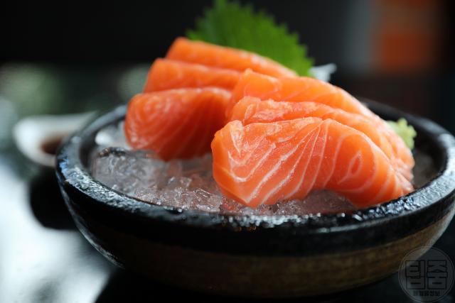 건선에 좋은 음식 건선식단 추천 연어 고등어