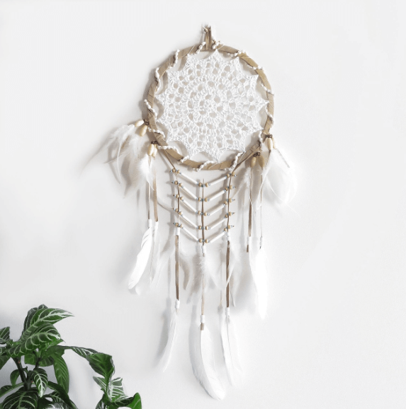 벽에 걸려 있는 장식품