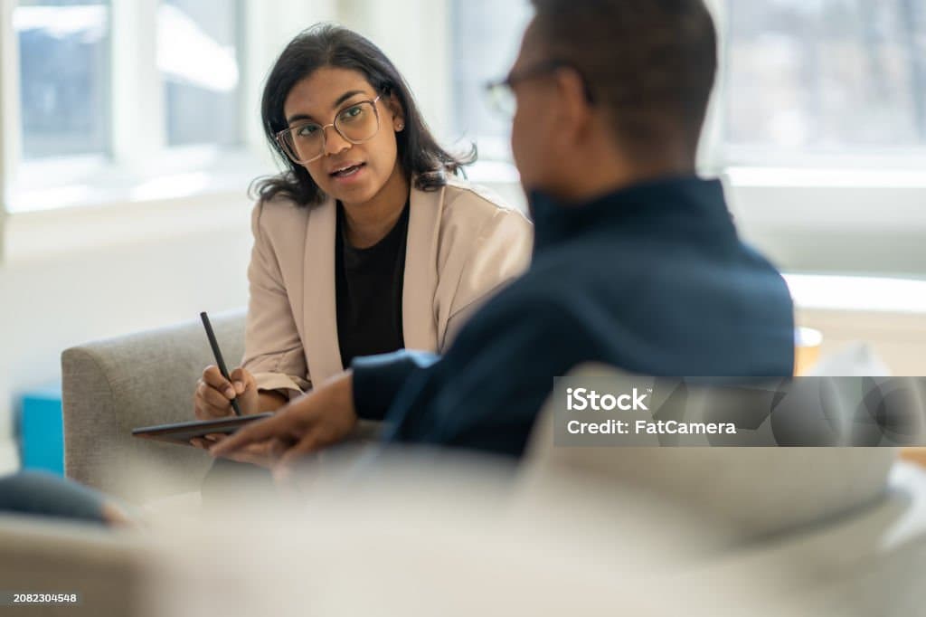 디지털 기억이 슬픔을 치유하는 방식 – 상담사 관점 정리
