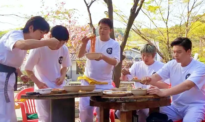 나혼자산다 주도인 전현무 이장우 막걸리에 파전, 김치전, 잔치국수, 콩국수, 비빔국수, 묵밥 폭풍먹방 회식한 남양주 맛집 위치 어디