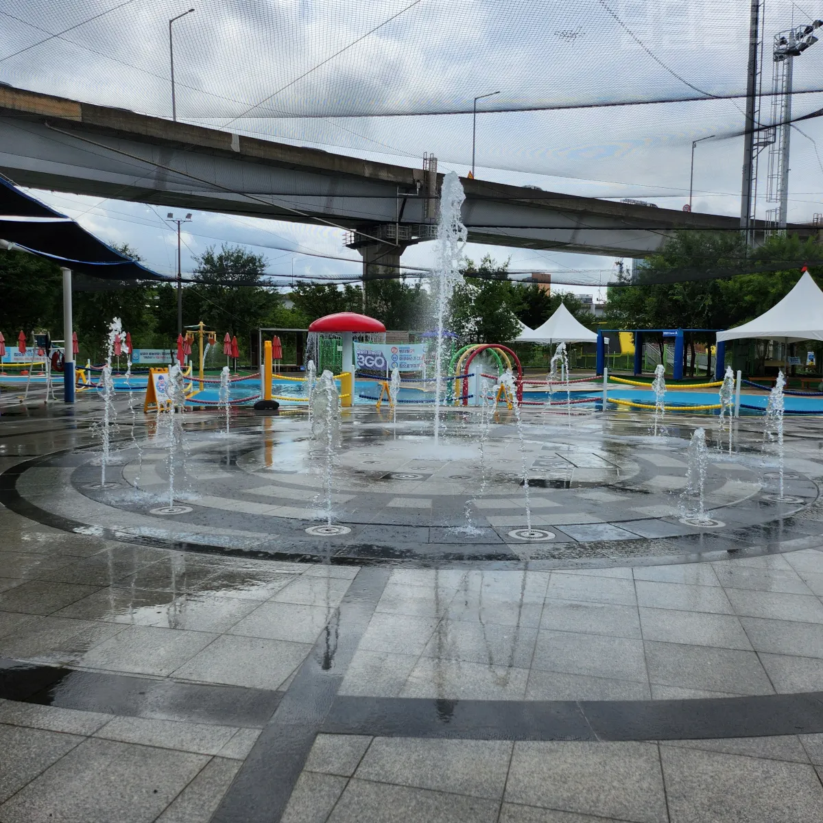 성동구-살곶이-물놀이장-분수