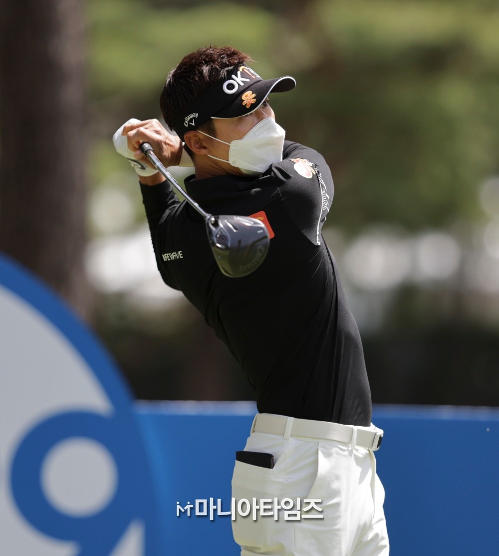 이태희 골프 티샷 장면