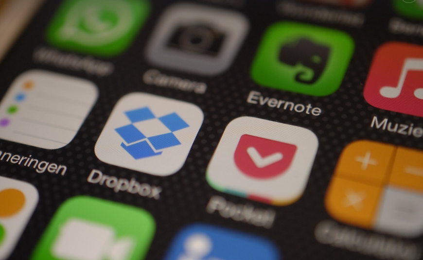 앱이 떠있는 핸드폰 화면 사진