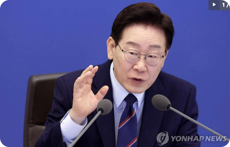 이재명 대통령이 12일 청와대에서 열린 국무회의 겸 비상경제점검회의에서 발언하고 있다.