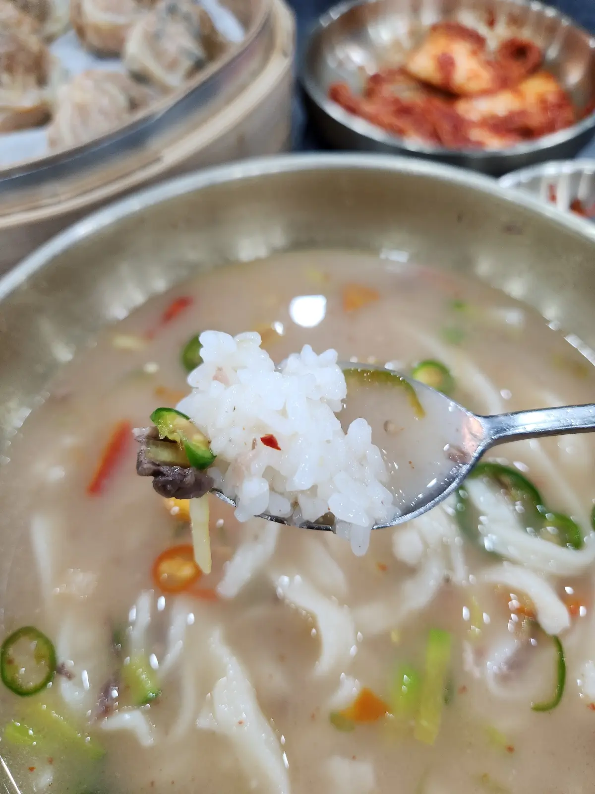 의정부-사골-칼국수-맛집-밀가마-국시집-사골육수에-흰-쌀밥-한숟갈