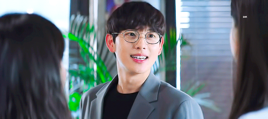 스마트폰을 떨어트렸을 뿐인데 관련 사진