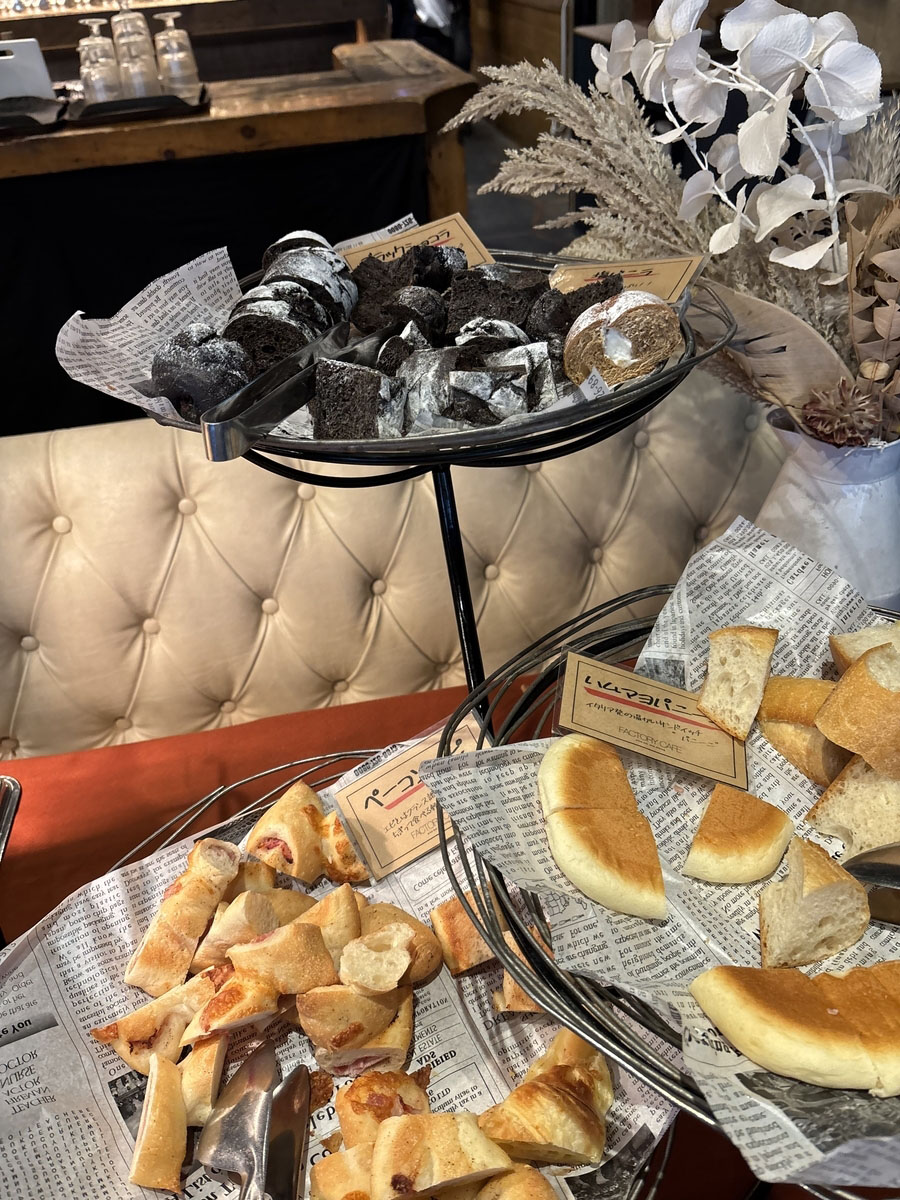 오사카 우메다 팩토리카페