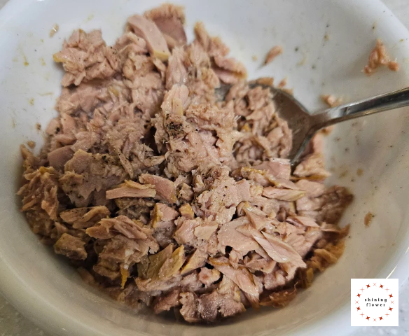 참치전-참치으깨기