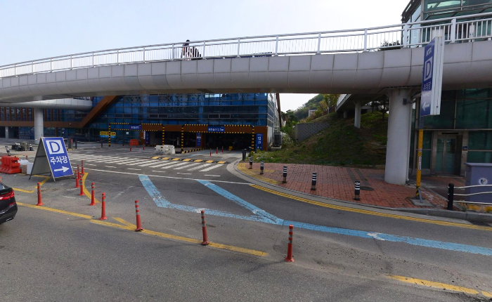 광명역 D주차장 출입구
