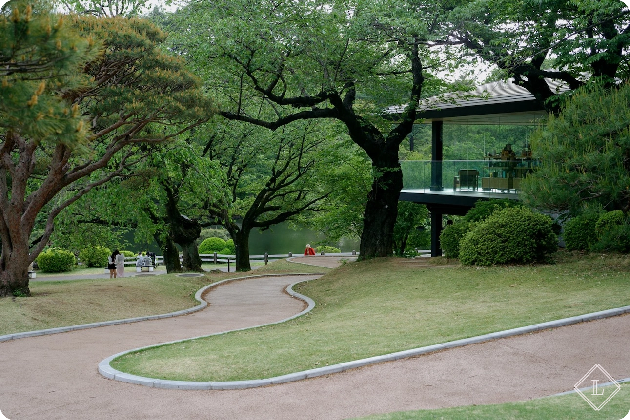 신주쿠 교엔 스타벅스 01