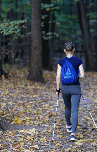 걷기운동 하는 사람
