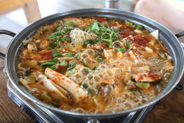 6시내고향 영주 부석태 두부전골 비지튀김맛집의 두부전골