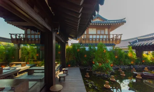 경주-청수당-실내연못-한옥정원뷰-아이동반-부모-휴식공간