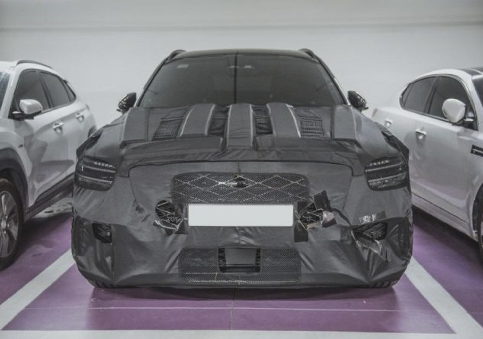 제네시스가 새롭게 선보일 'GV70 페이스리프트' 테스트카가 자주 목격되면서 많은 관심이 쏠리고 있다.