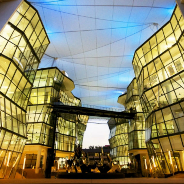 라샬 예술대학의 역사와 주요 인물 그리고 미래