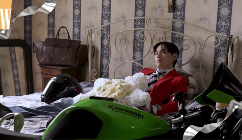 방탄소년단 뷔, 왓츠 인 마이 백 뷔, 뷔 운동 루틴, 뷔 수면 루틴, 뷔 향수 안 쓰는 이유, 뷔 제이홉 공연, 뷔 아이패드, 뷔 음악 취향, 뷔 요네즈 켄시, 뷔 선글라스, 뷔 일상, 뷔 태형 라이프스타일