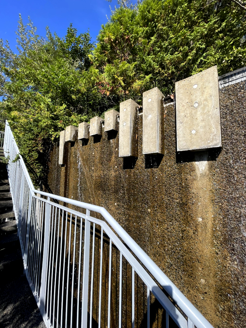 아크로스 후쿠오카 옥상계단3