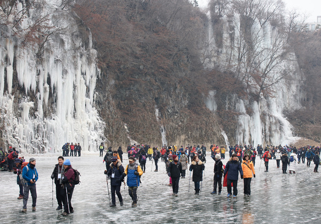 철원 한탄강 얼음 트레킹 축제 17~25일 철원 한탄강, 승일교 일원