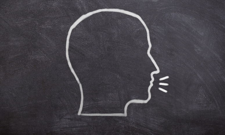 분필로 그려진 머리 사진