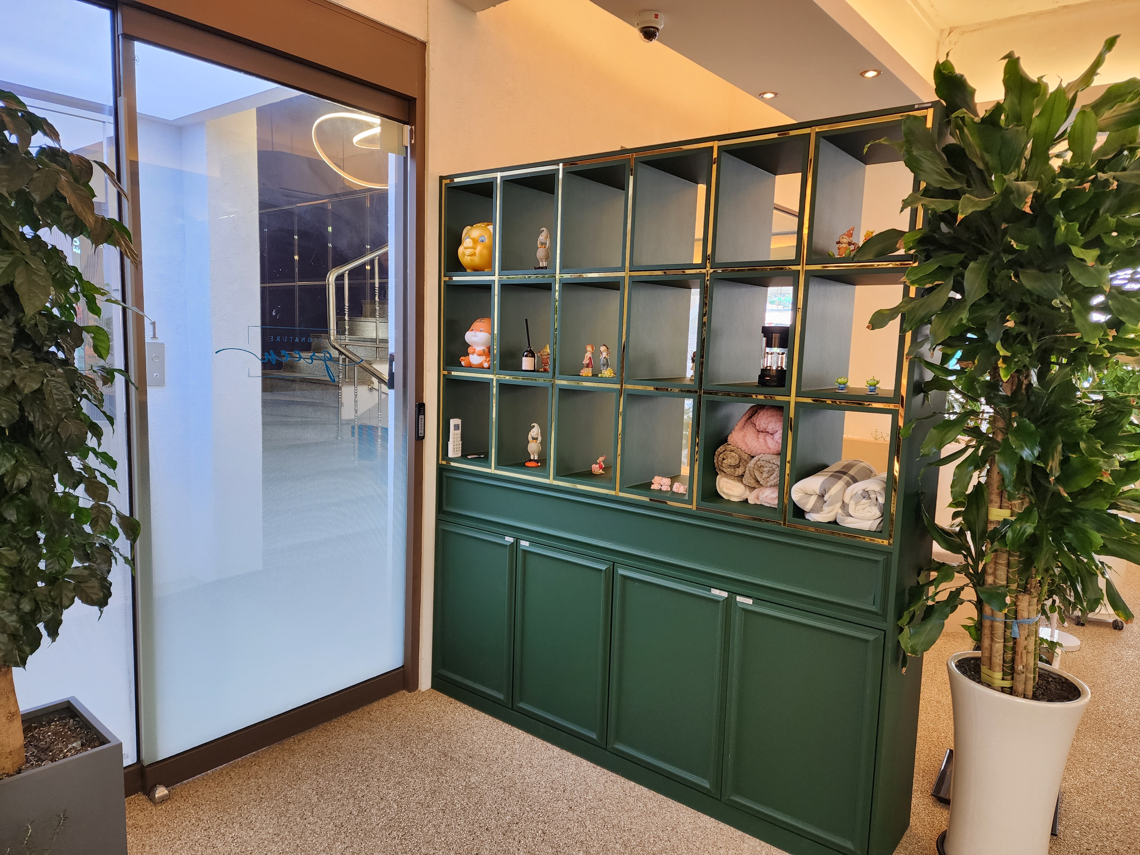 시그니처 그린 카페 내부