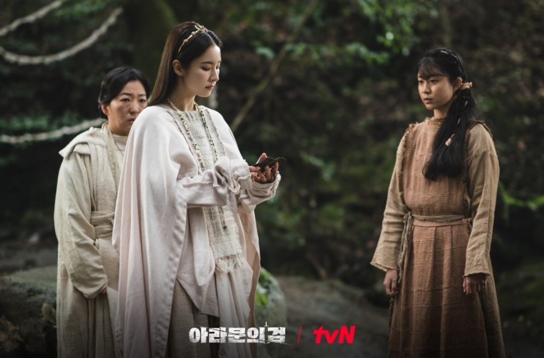 아스달을 손에 넣기위해 움직이는 탄야