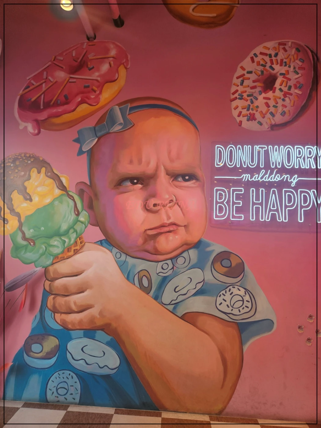 파주-말똥도넛-디저트-타운-벽-그림