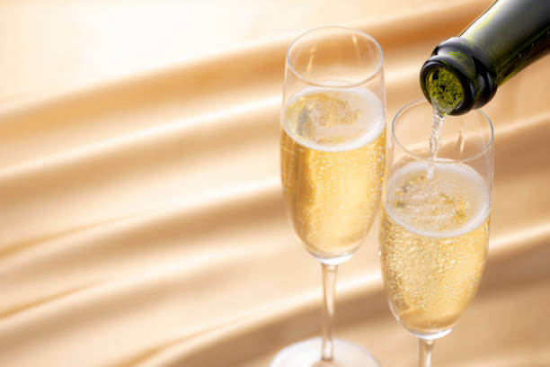삼배체 굴 &amp; 샴페인(Champagne) 와인 페어링｜바다의 신선함을 터뜨리는 기포의 향연