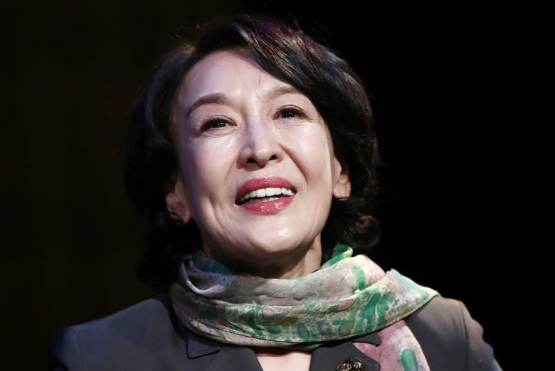 윤석화