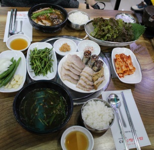 범일동 &lsquo;신창국밥&rsquo; 