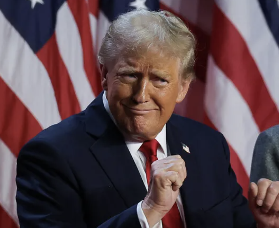 춤추는 트럼프 대통령의 얼굴을 클로즈업한 이미지