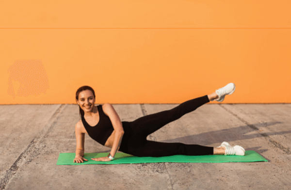 맨몸 하체 운동중 하나인 사이드 레그 리프트 입니다.