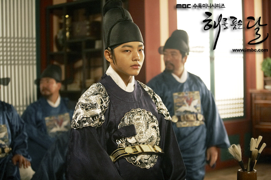 해를 품은 달 포스터