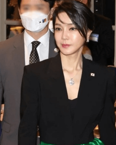 김건희 목걸이 정품 가격 공개