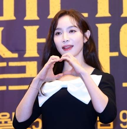 이민영 부친상 연인 안형조 